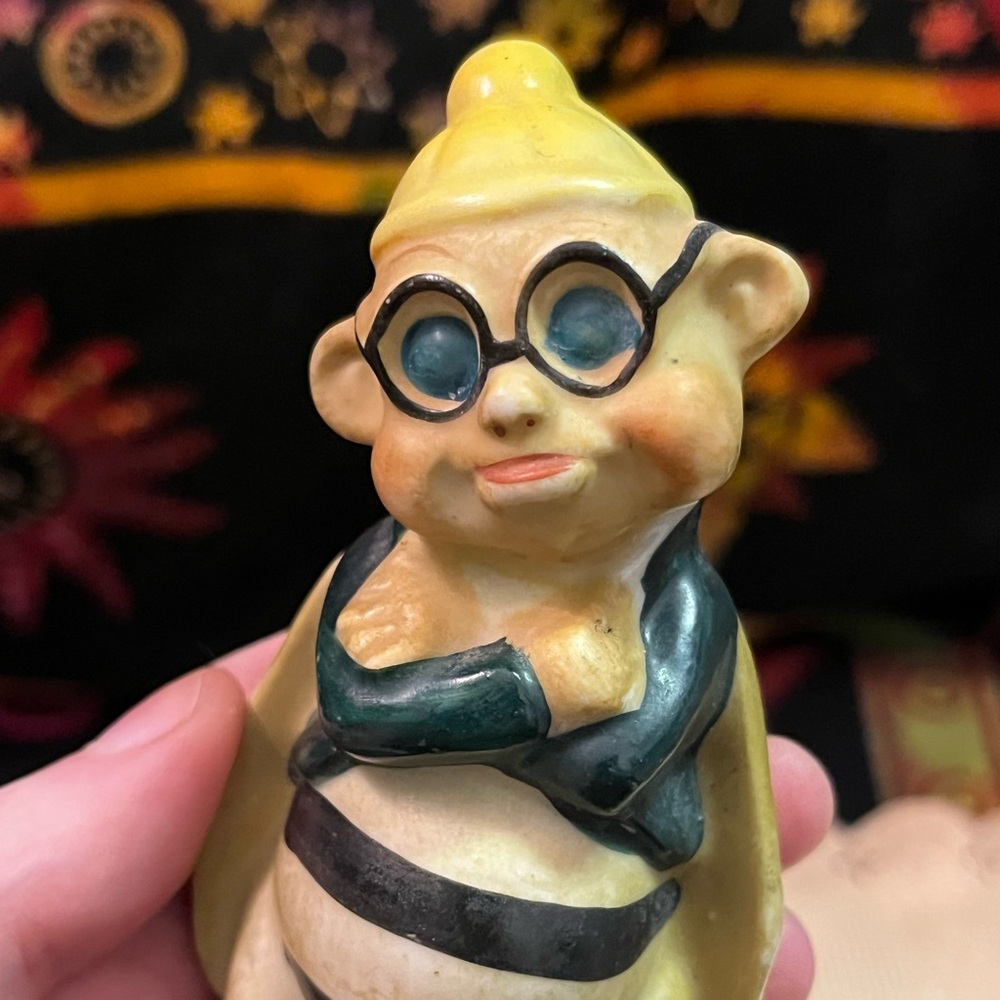VTG Vintage Kitschy Japan Ceramic Anthropomorphic Bee Person Figure - Picture 3 of 5